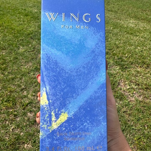 Giorgio Beverly Hills Wings Eau de Toilette Spray, 3.4 Fluid Ounce - Picture 2 of 3